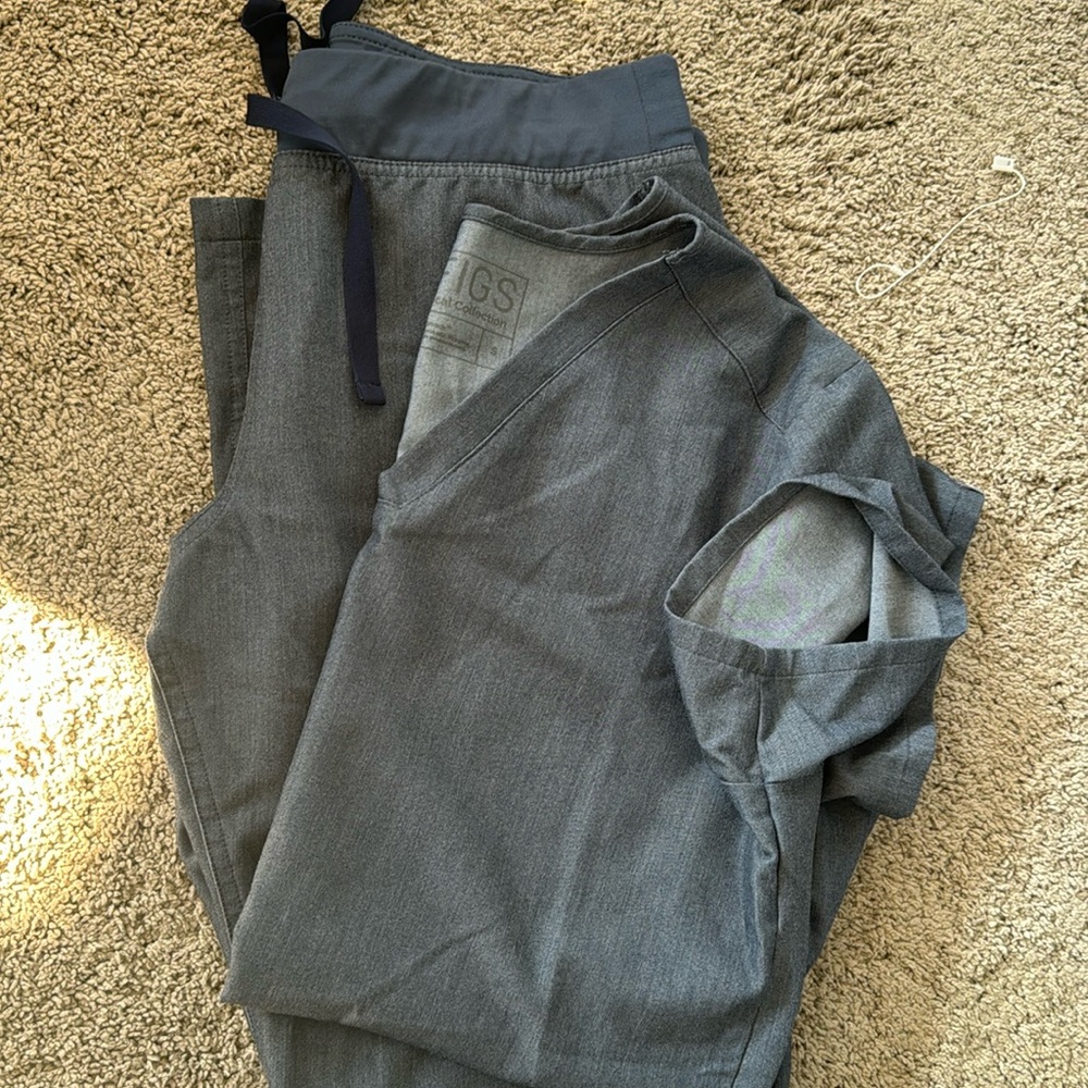 Figs Sz Small SET Basic 5 pocket top and Livingston basic pant dark blue heather